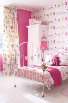 Тапет с бухали за момичешка стая