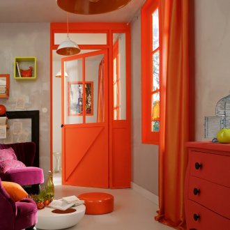 Оранжеви сатенени завеси