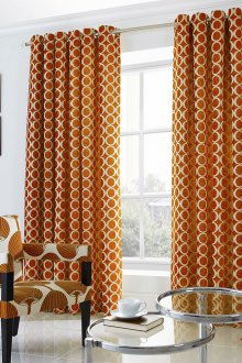 Оранжеви запечатани завеси