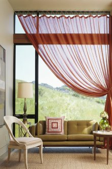 Завеси от воали в хола