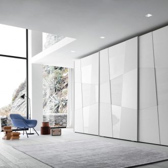 Бял хай-тек гардероб