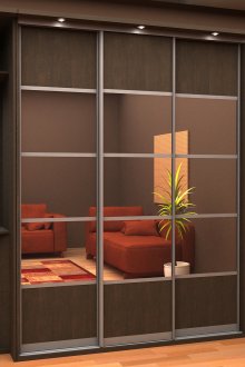 Просторен гардероб за коридора