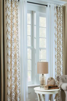 Комбинирани завеси с модел