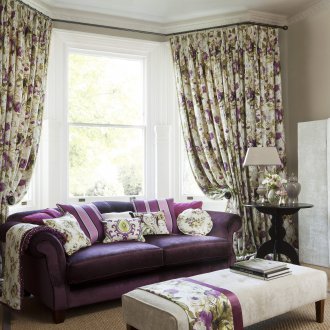 Завеси за прозорци с флорален залив