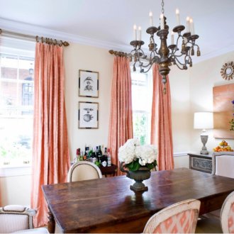 Прасковени завеси с модел