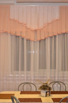 Завеси от прасковени воали