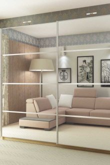 Огледален гардероб с две врати