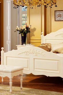 Бели резбовани мебели за спалня