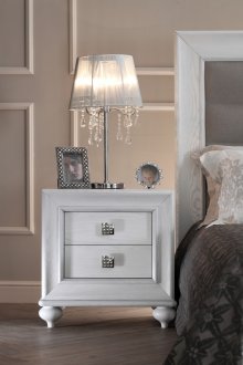 Бяло нощно шкафче за спалня