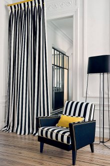 Черно-бели райета завеси.