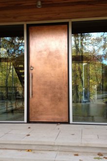 Стоманена врата към къщата