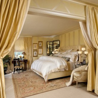 Златни завеси в интериора