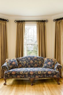 Златни прави завеси