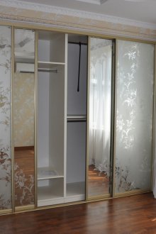 Гардеробни врати в класически стил
