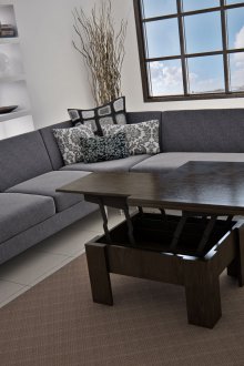 Трапезарна маса в хола