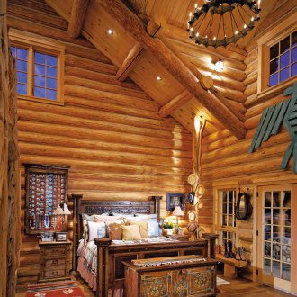 Дървена спалня в дървена къща