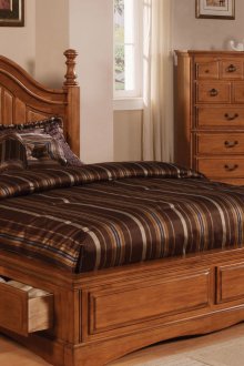 Дървено легло с чекмеджета