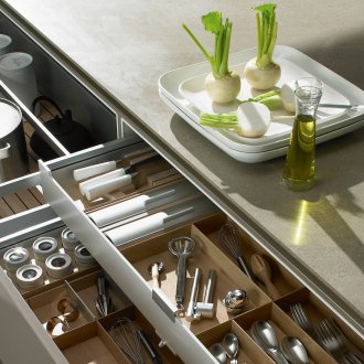 Penyimpanan aksesori dapur