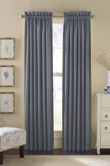 Тесни сини завеси