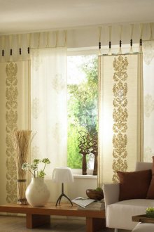 Тесни японски завеси