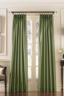 Тесни зелени завеси
