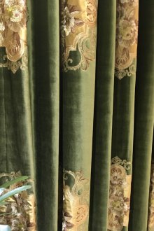 Кадифени завеси с бродерия