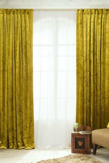 Кадифени зелени завеси