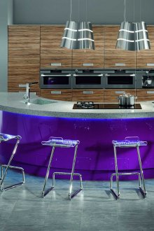 Kaunter bar moden berbentuk sempit untuk dapur