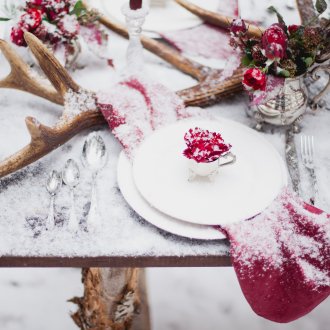 Декора за маса за зимна сватба