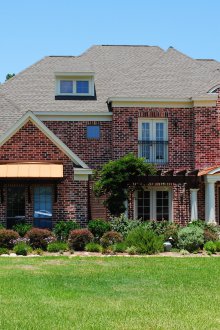 Тухлена фасада на къщата