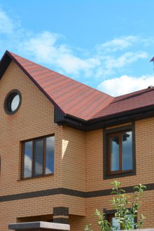 Къща от жълта тухла