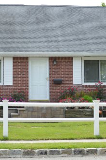 Едноетажна тухлена клинкерна къща