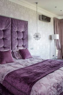 Модели на стената в спалнята