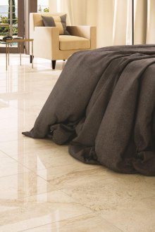 Jubin porselin di lantai bilik tidur