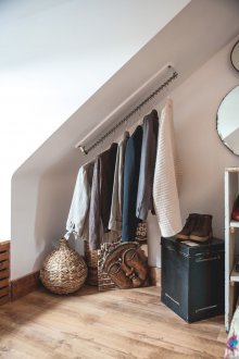 Clothes rack in the bedroom niche