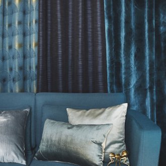 Двойни завеси от различни материи