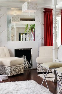 Червени завеси в стил Арт Нуво