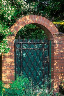 Врати от велпапе и тухла