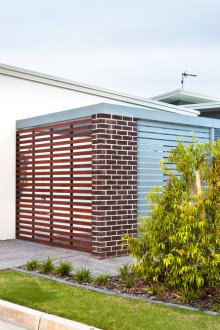 Оригинална дървена порта