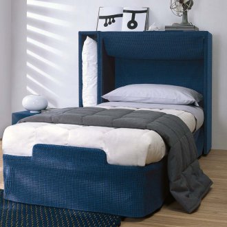 Малко синьо легло