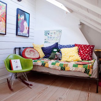 Sofa logam untuk remaja