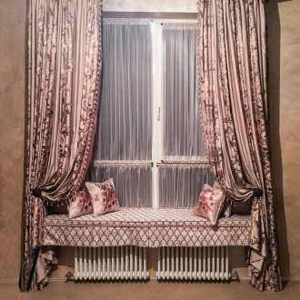 Черен багет корниз