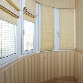 Завеси от тапета до балкона