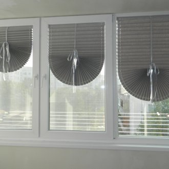 Сиви завеси за тапети