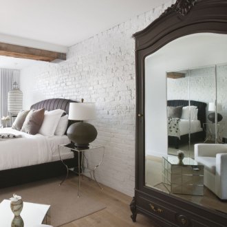 Susunan katil yang mudah di dalam bilik tidur