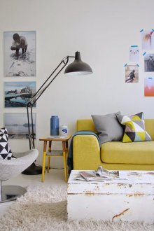 Жълт сгъваем диван