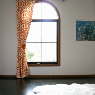 Еднопосочни оранжеви завеси