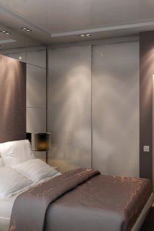 Spiegelwand im Schlafzimmer in Chruschtschow