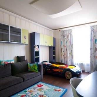 Сив диван за момче