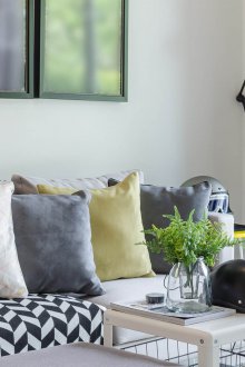 Сиви възглавници за диван